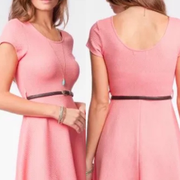 Ya Los Angeles Dresses & Skirts - Textured Pink Short Sleeve Dress with Belt